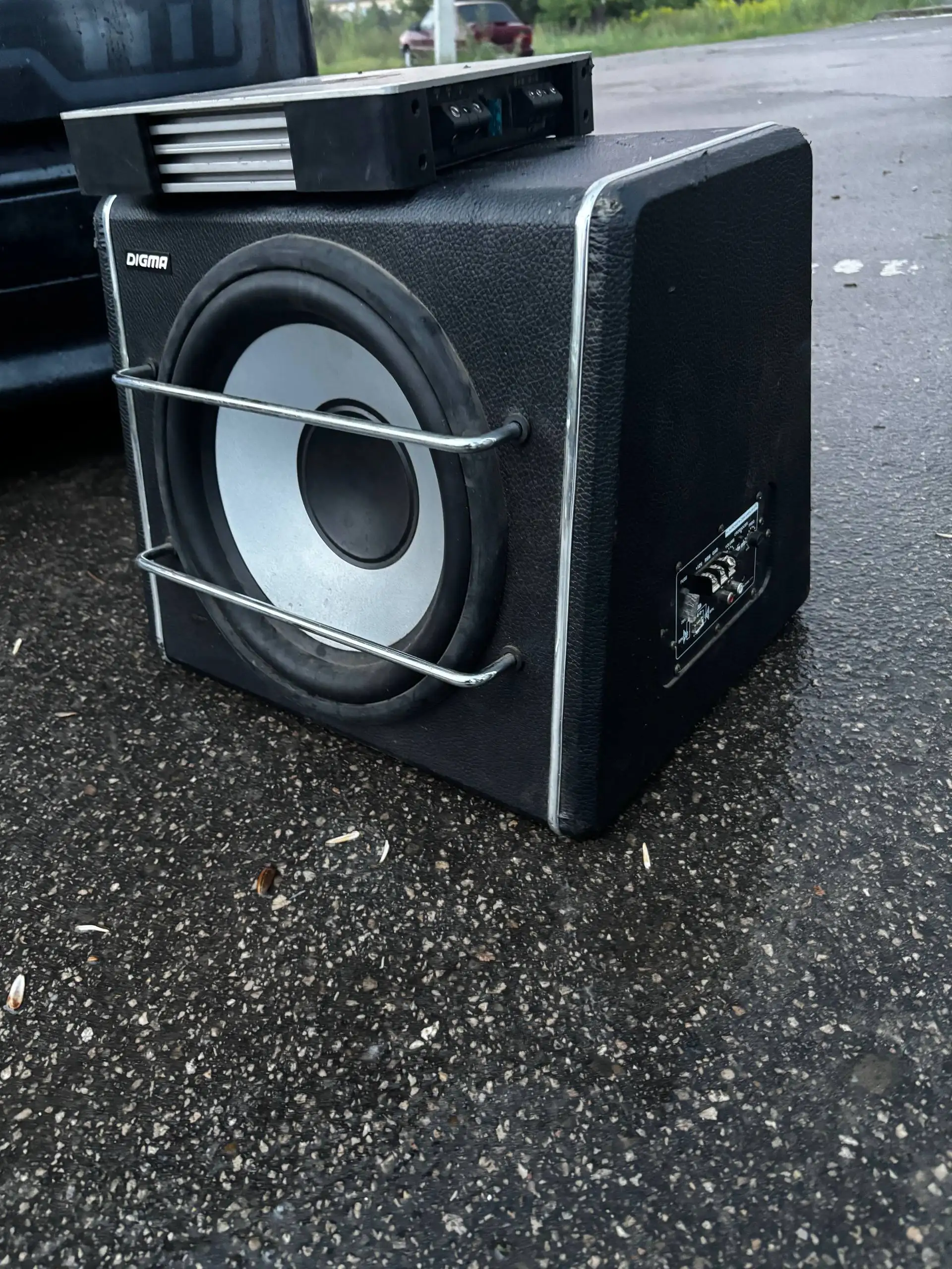 Продам сабвуфер с усилителем в подарок - Автозвук (Авто) в Нижний Новгород
