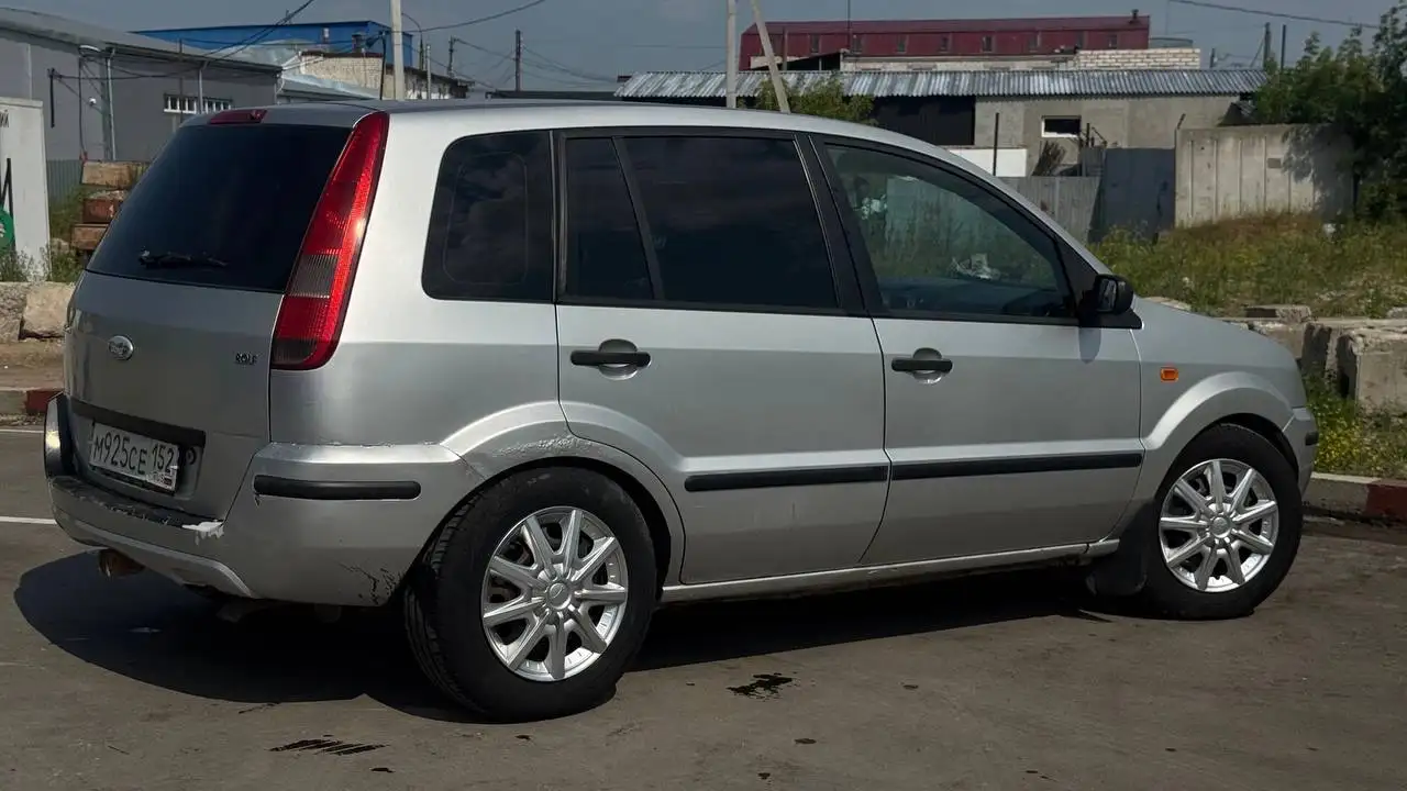 Ford Fusion 2005 - Легковые автомобили (Авто) в Дзержинск