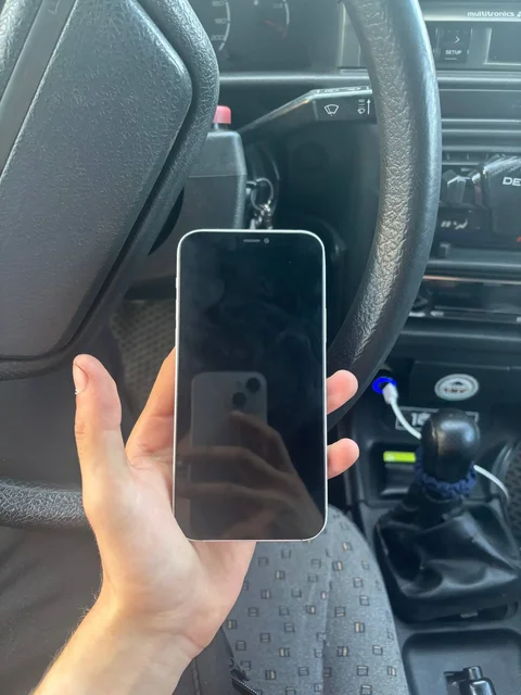 Продам iPhone 12 с замененными экраном, аккумулятором и гнездом зарядки - Смартфоны и телефоны в Нижний Новгород