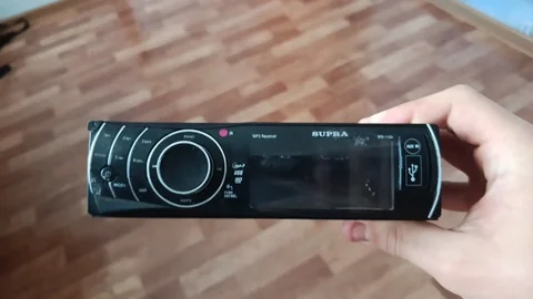 Продам магнитолу Supra - Компьютерная периферия в Нижний Новгород