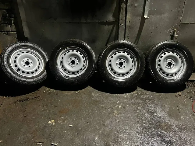 Шины 205/65 R15 2015 года - Запчасти в Нижний Новгород