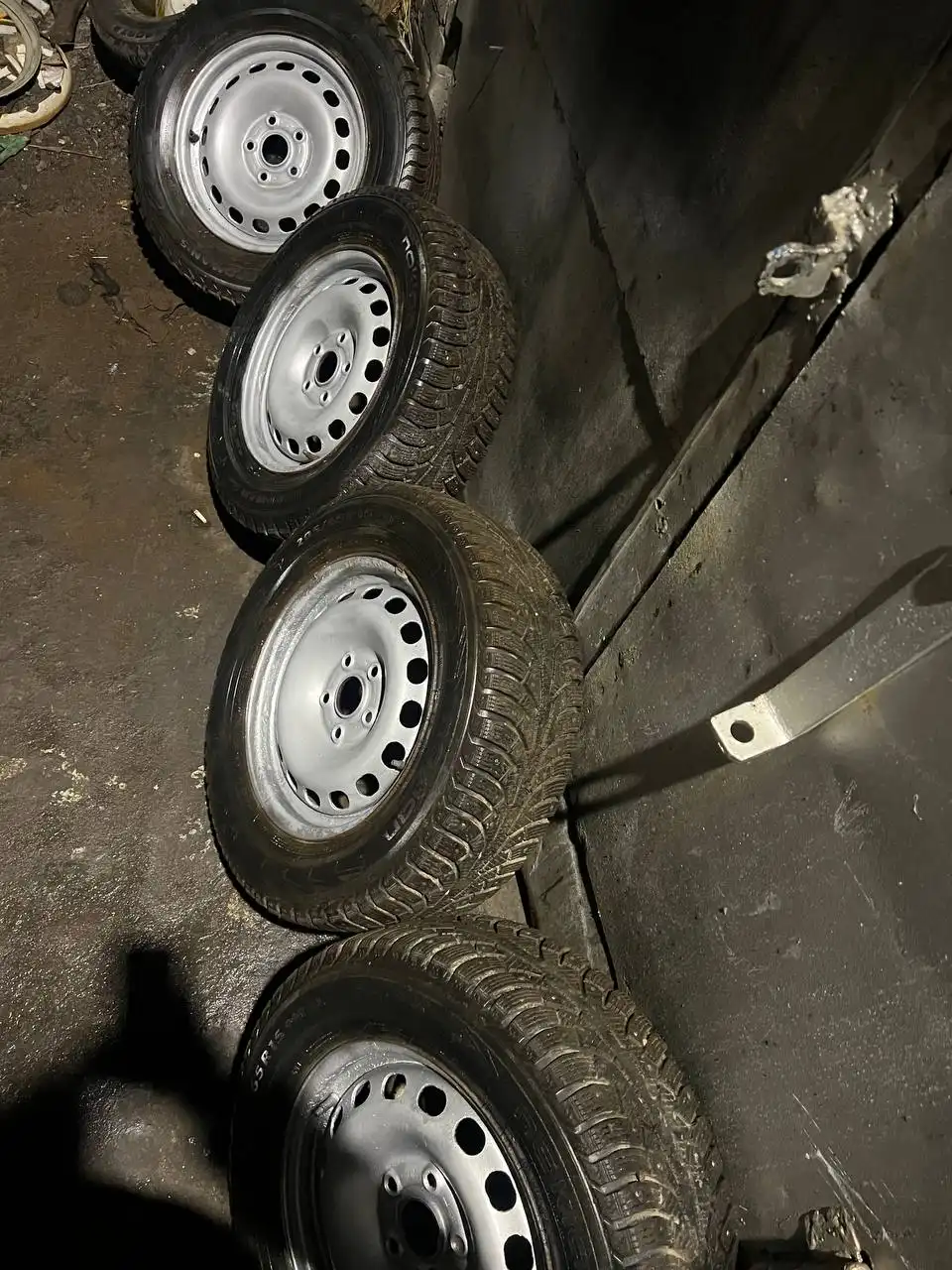 Шины 205/65 R15 2015 года