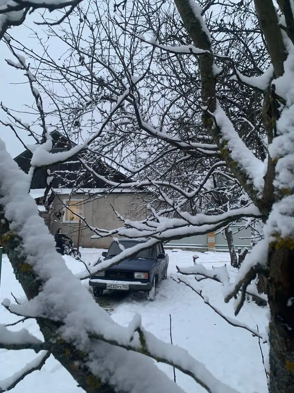 Продам автомобиль с незначительными повреждениями кузова