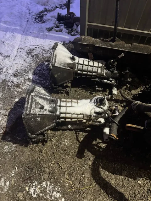 Продам Карб мотор 10к, Коробка 5ст 8к - Запчасти в Нижний Новгород