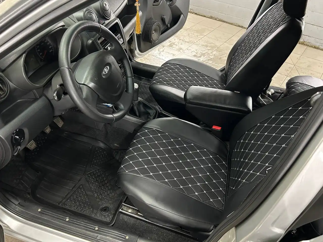 Продам Лада Гранта 2013 года в хорошем состоянии