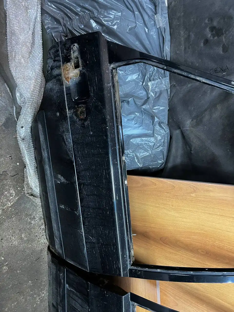 Двери ВАЗ 2114/9/15/99 черные с гнилью по низам