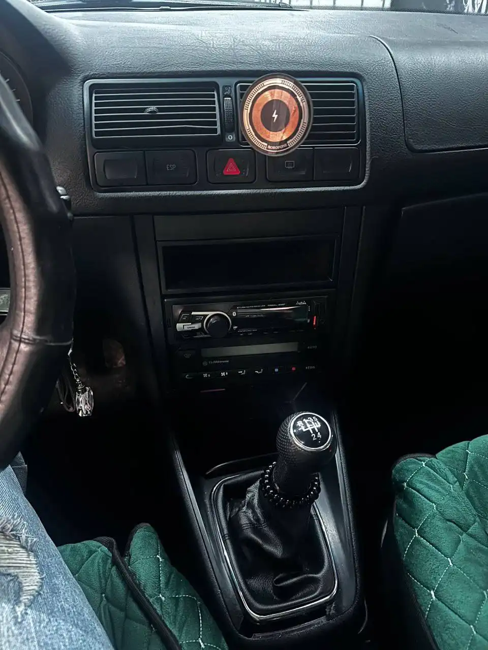 Volkswagen Golf 4 2000 года выпуска