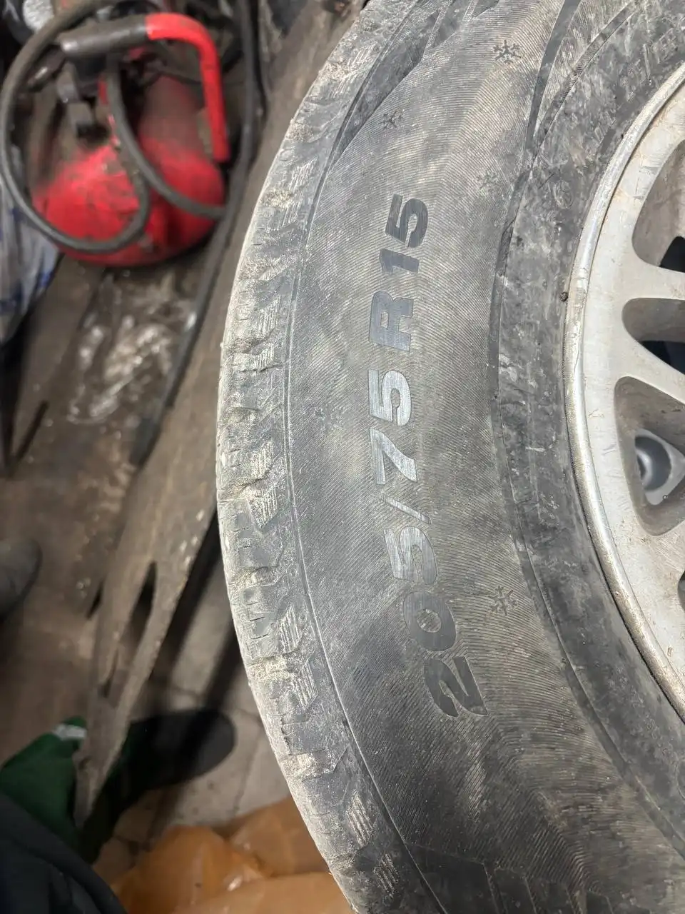 Продажа зимних шин Viatti 205/75/15 23 года выпуска