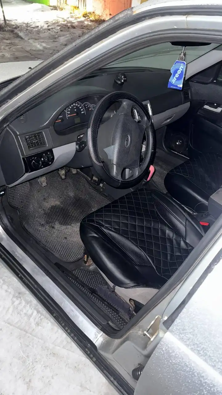 Продам Лада Приора 2008 года с капитальным ремонтом двигателя