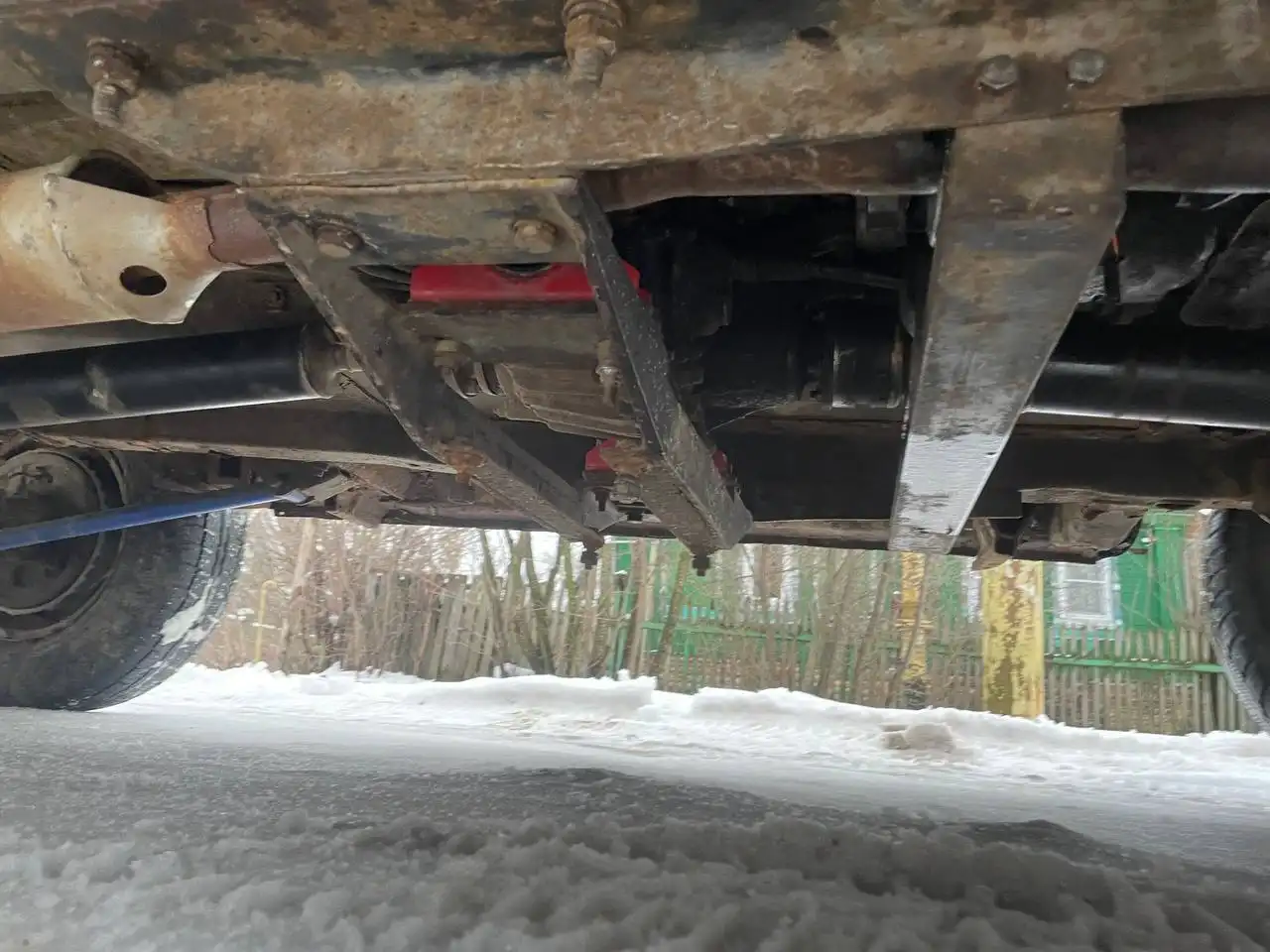 Продажа автомобиля Нива 1999 года с усиленными запчастями