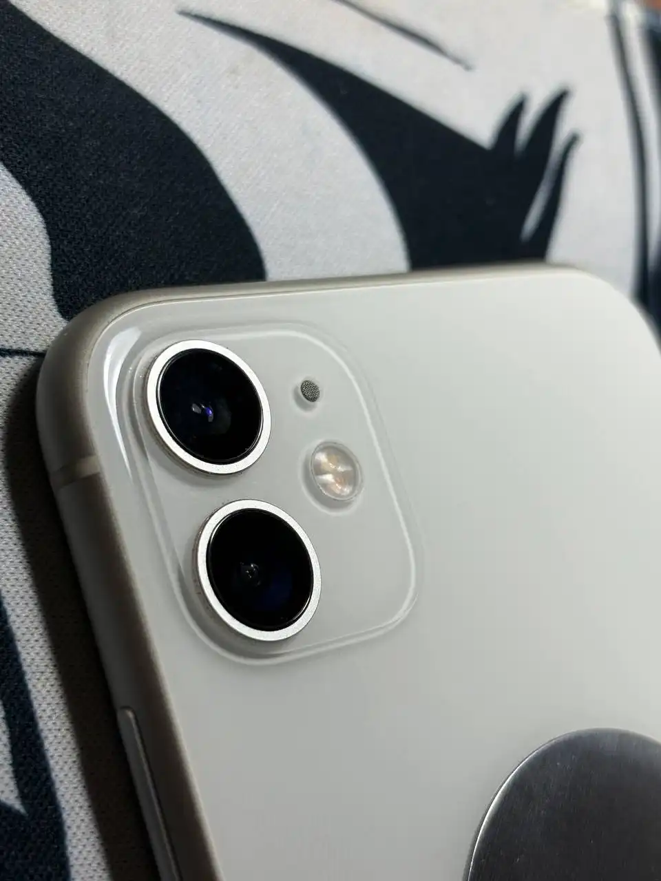 Продажа iPhone 11 64 ГБ в отличном состоянии