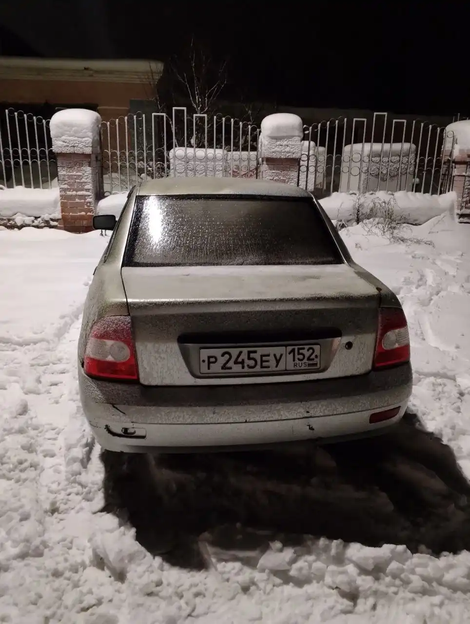 LADA PRIORA 2007 года с новыми шинами и в хорошем состоянии