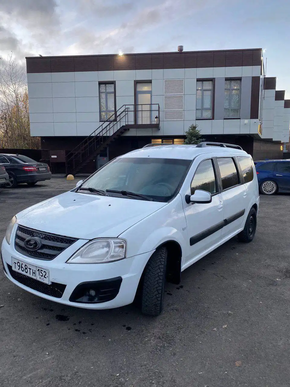 Продажа LADA LARGUS 2013 года выпуска