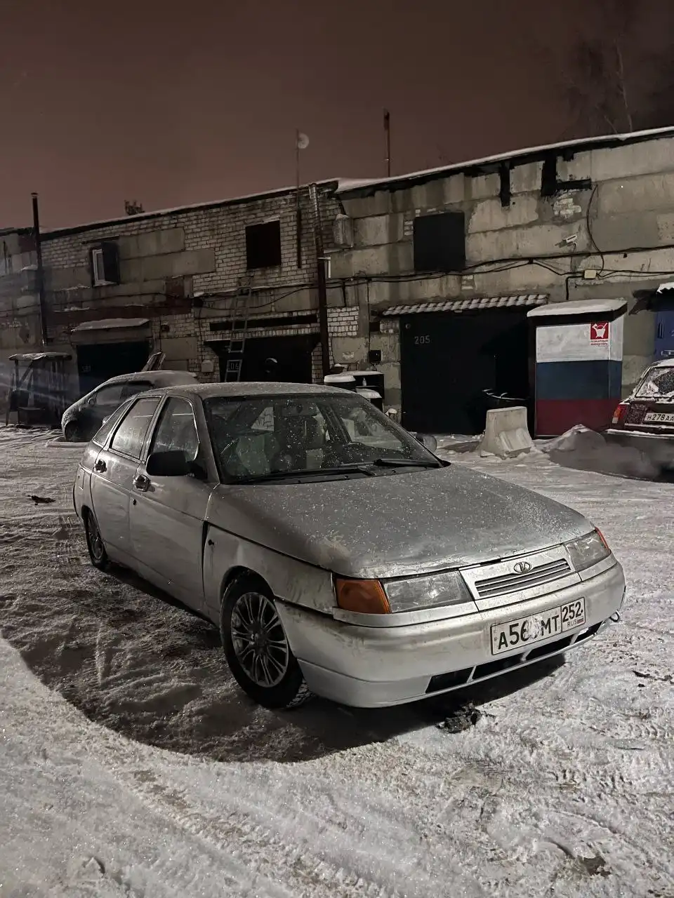 Автомобиль 2112 2003 года