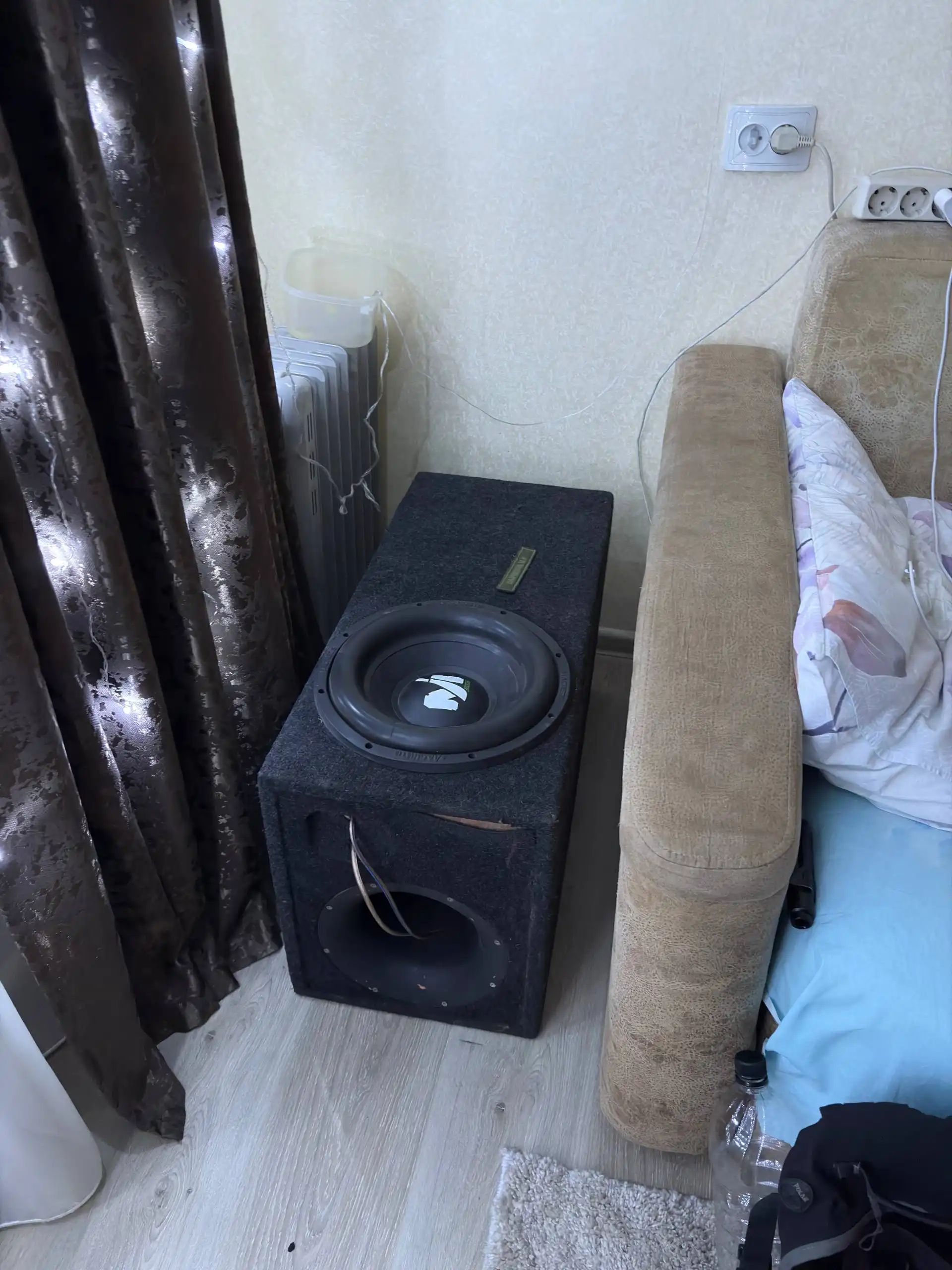 Продам сабвуфер мачете спорт 750ватт в коробе на трубе с парой прайдов руби
