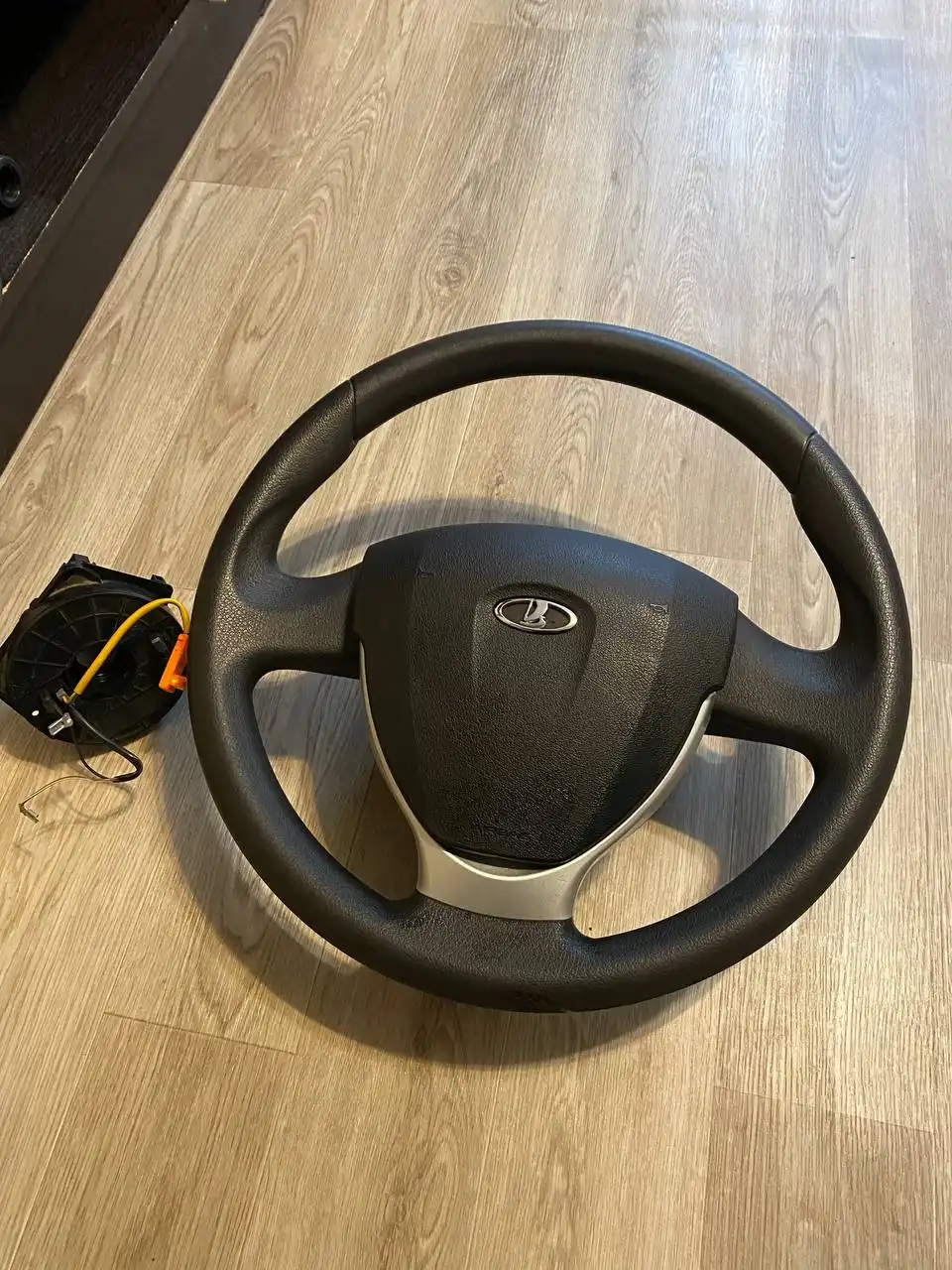 Руль приора 2 с подушкой и подрулевым шлейфом