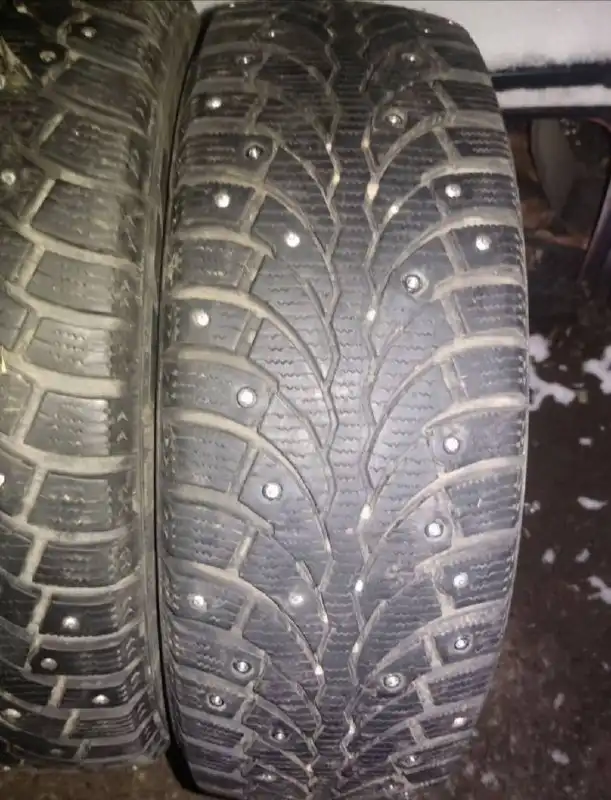 Продам зимнюю резину 185/65 R14