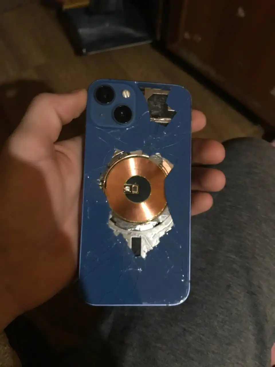 Продам айфон 13 с замененным экраном - Телефоны и смартфоны (Электроника) в Нижний Новгород