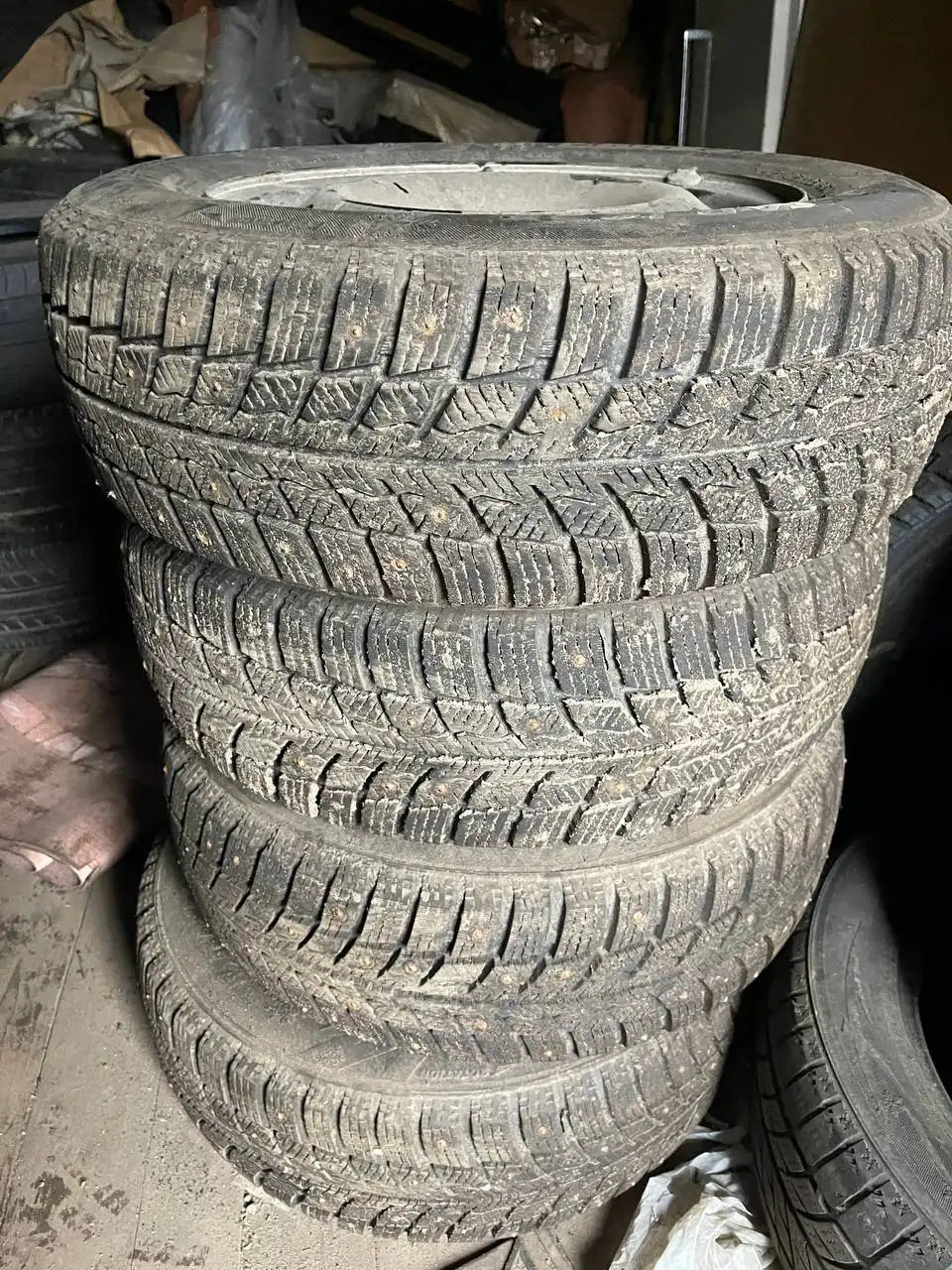 Комплект шин 195/65/15 - Шины и диски (Запчасти) в Нижний Новгород
