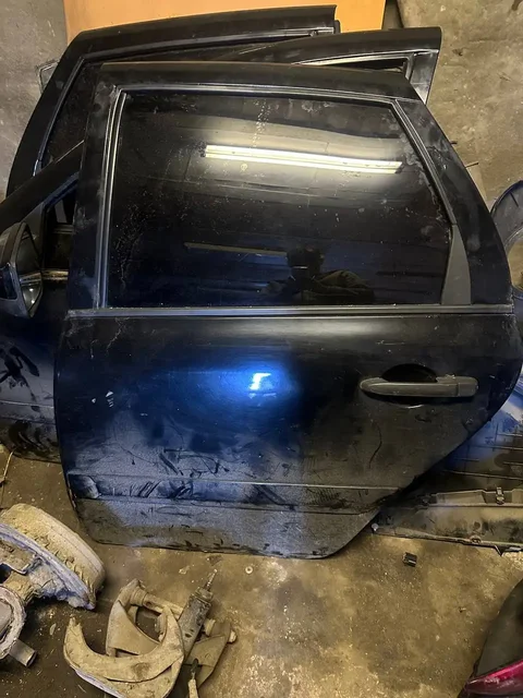 Продам двери передние Лада Гранта 2017 под ремонт - Авто в Бор