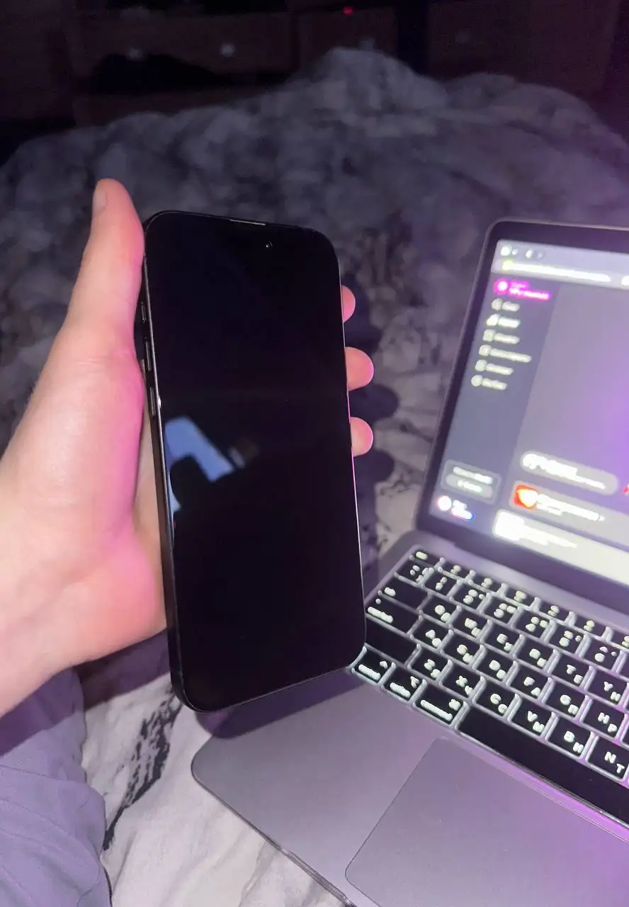 iPhone 15 Plus 128GB с царапиной на экране - Смартфоны и телефоны (Электроника) в Нижний Новгород