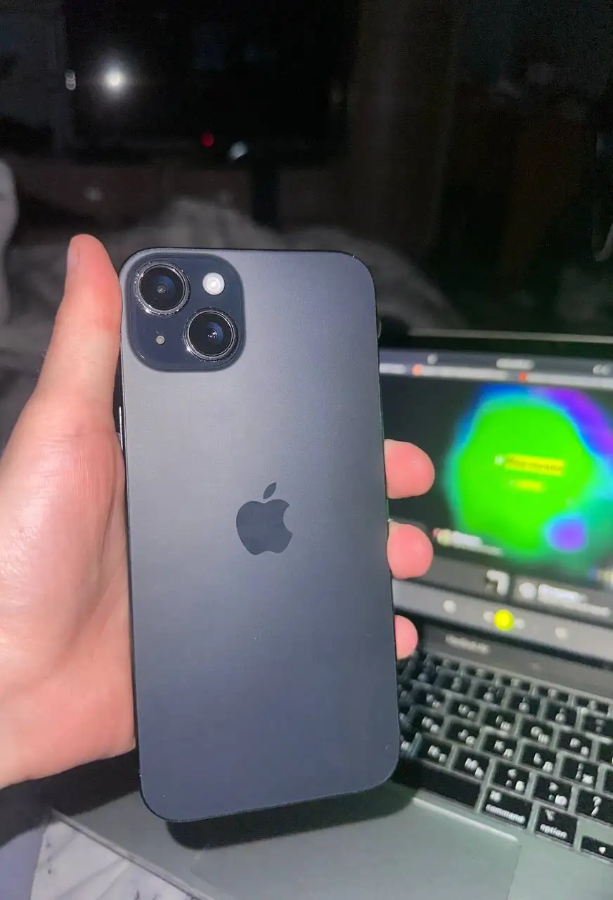 iPhone 15 Plus 128GB с царапиной на экране - Смартфоны и телефоны (Электроника) в Нижний Новгород