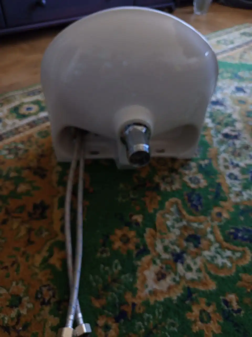 Раковина со смесителем