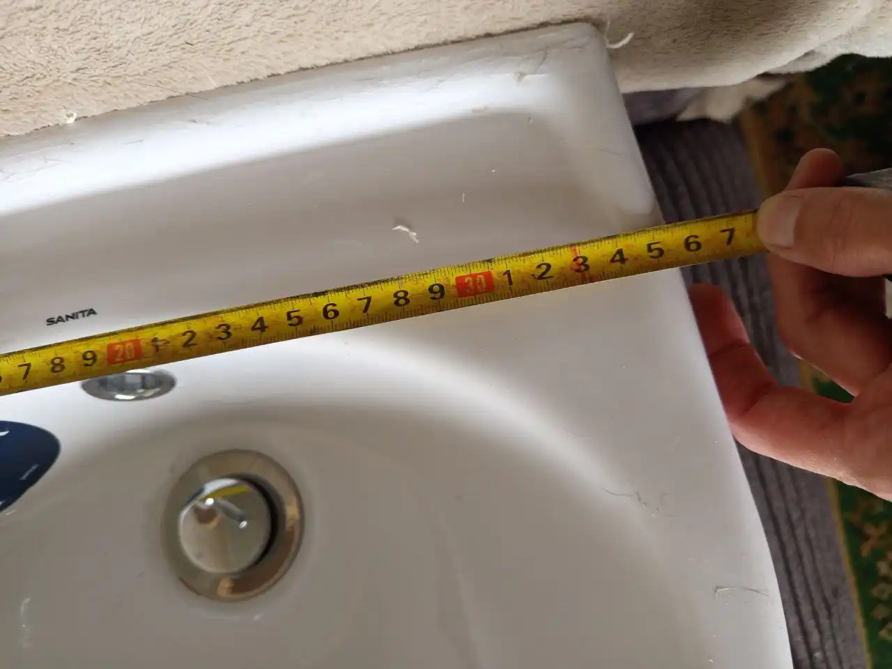 Раковина со смесителем