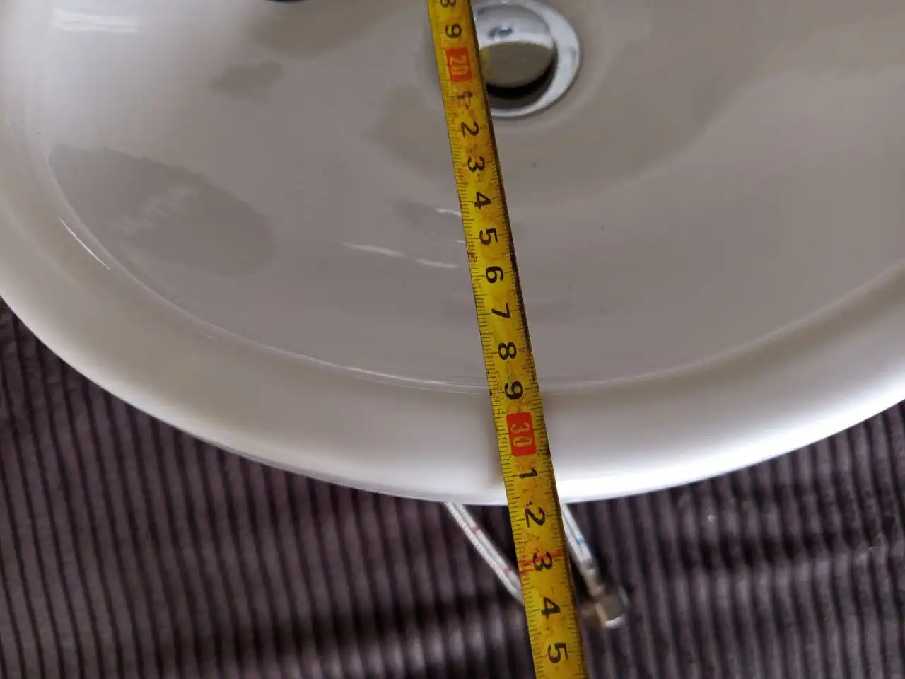 Раковина со смесителем