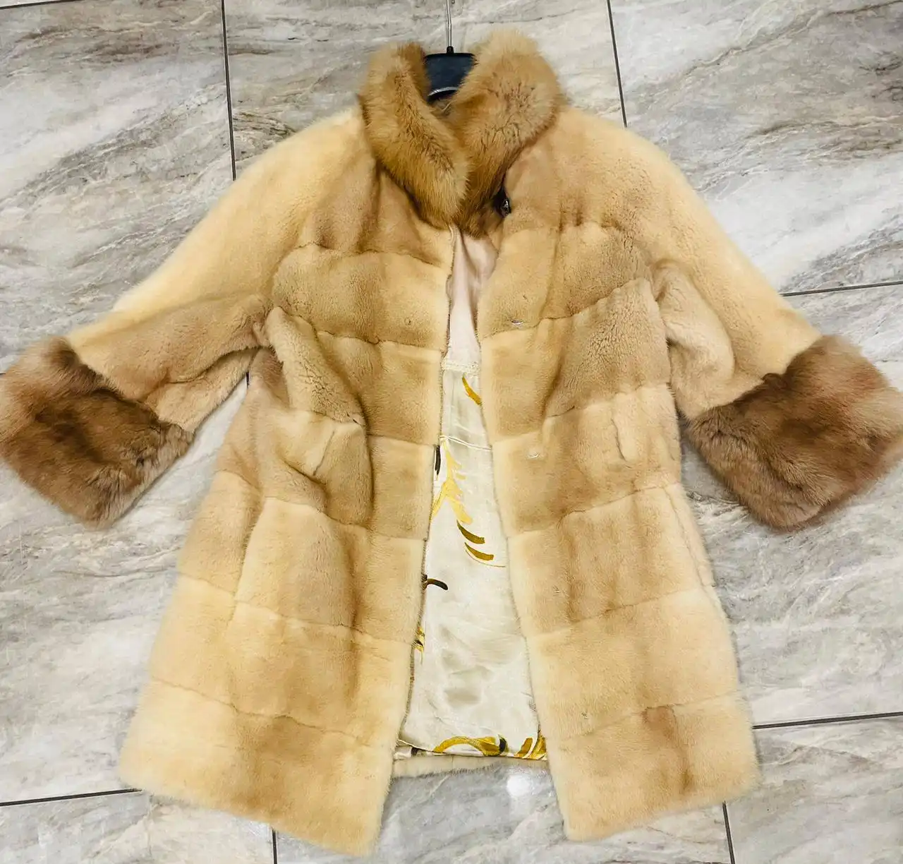 Отдаю одежду