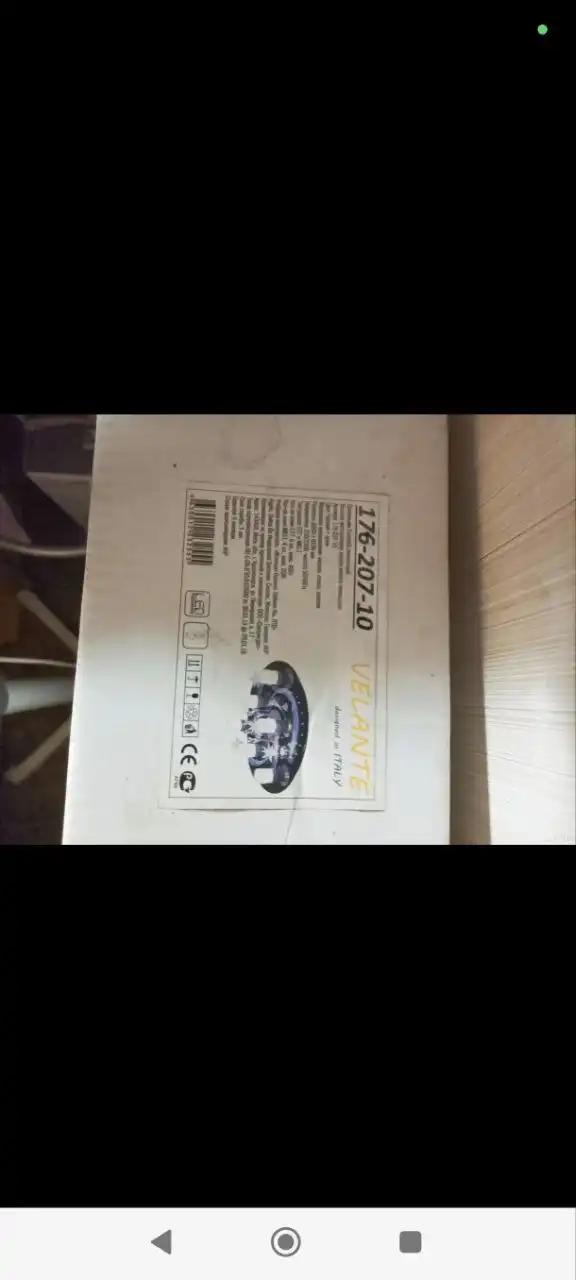 Продам новую люстру в упаковке