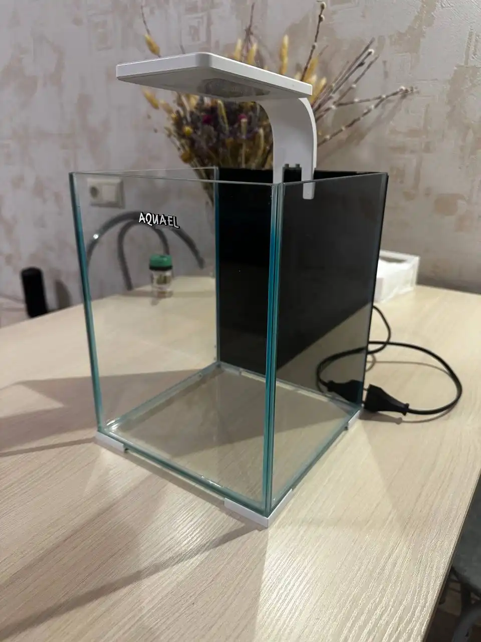 Продам аквариум Aquael 10 л