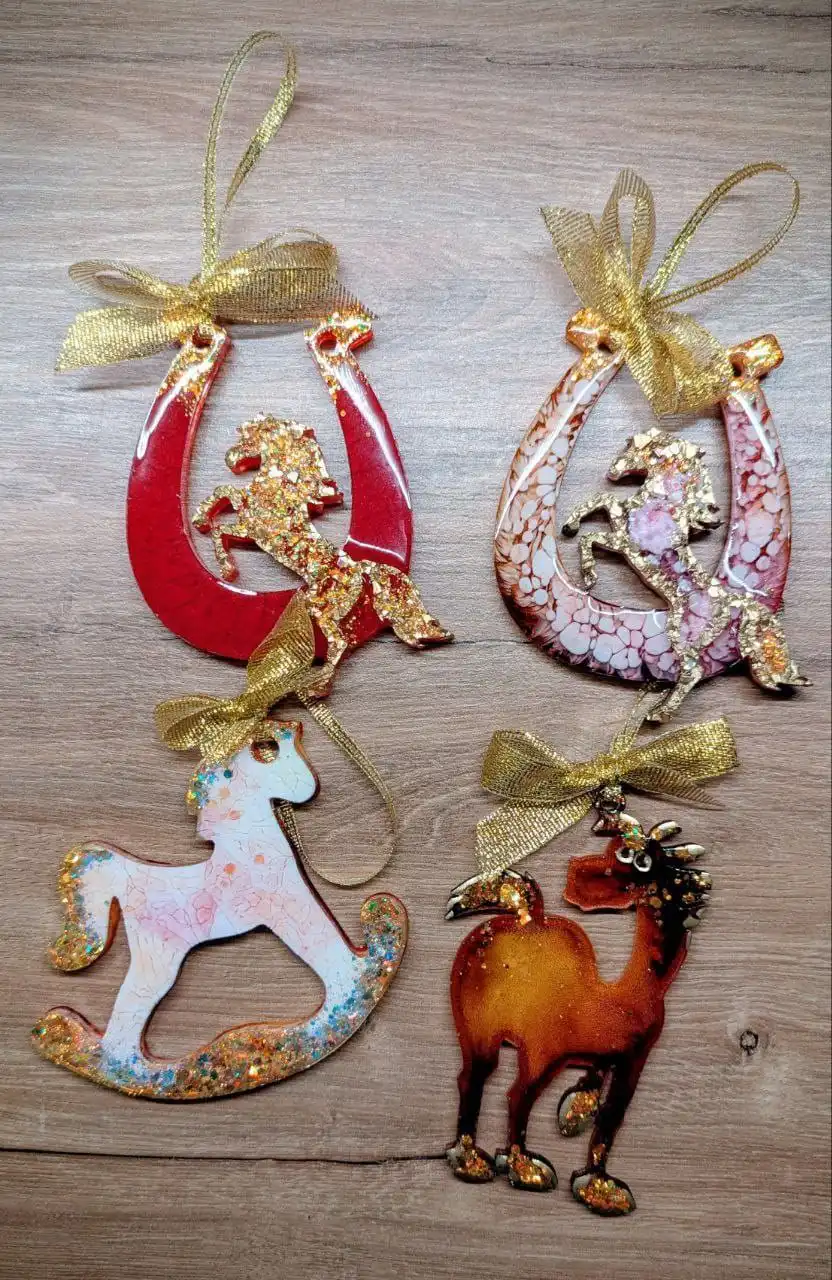 Украшение на елку или на стену из эпоксидной смолы