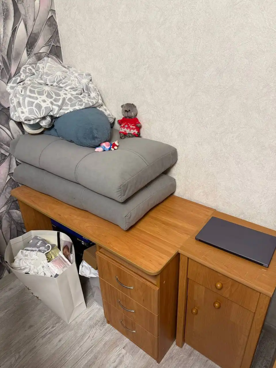 Продажа мебели: шкаф, комод, компьютерный стол