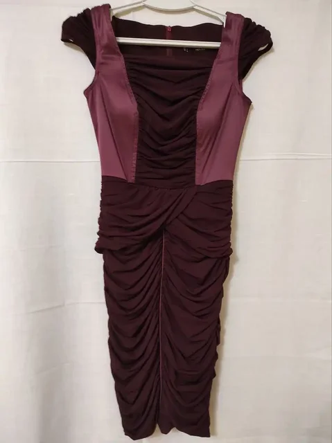Элегантное бордовое платье размер 42 (S) - Одежда в Химки