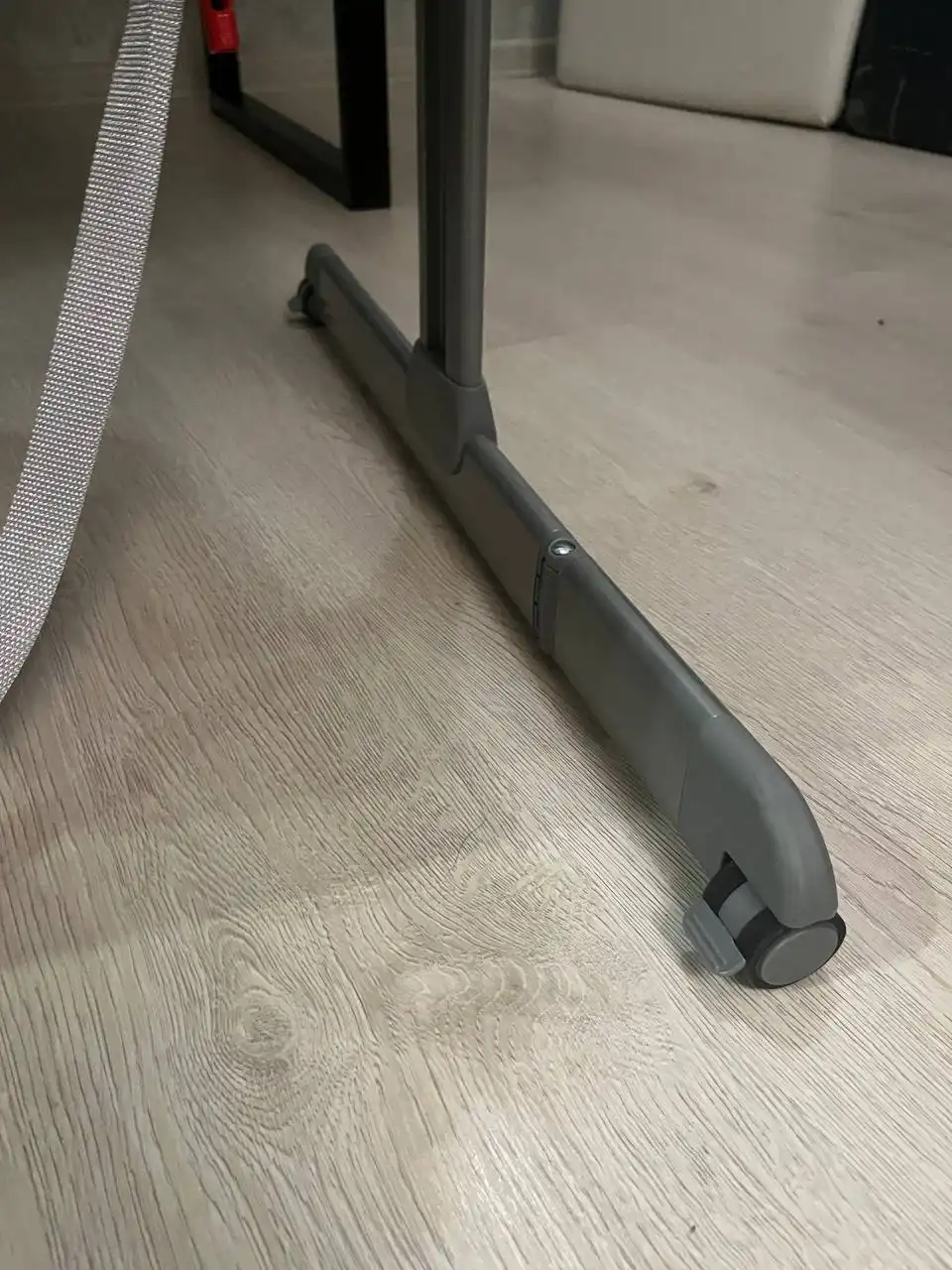 Продам приставную кроватку Chicco next2me