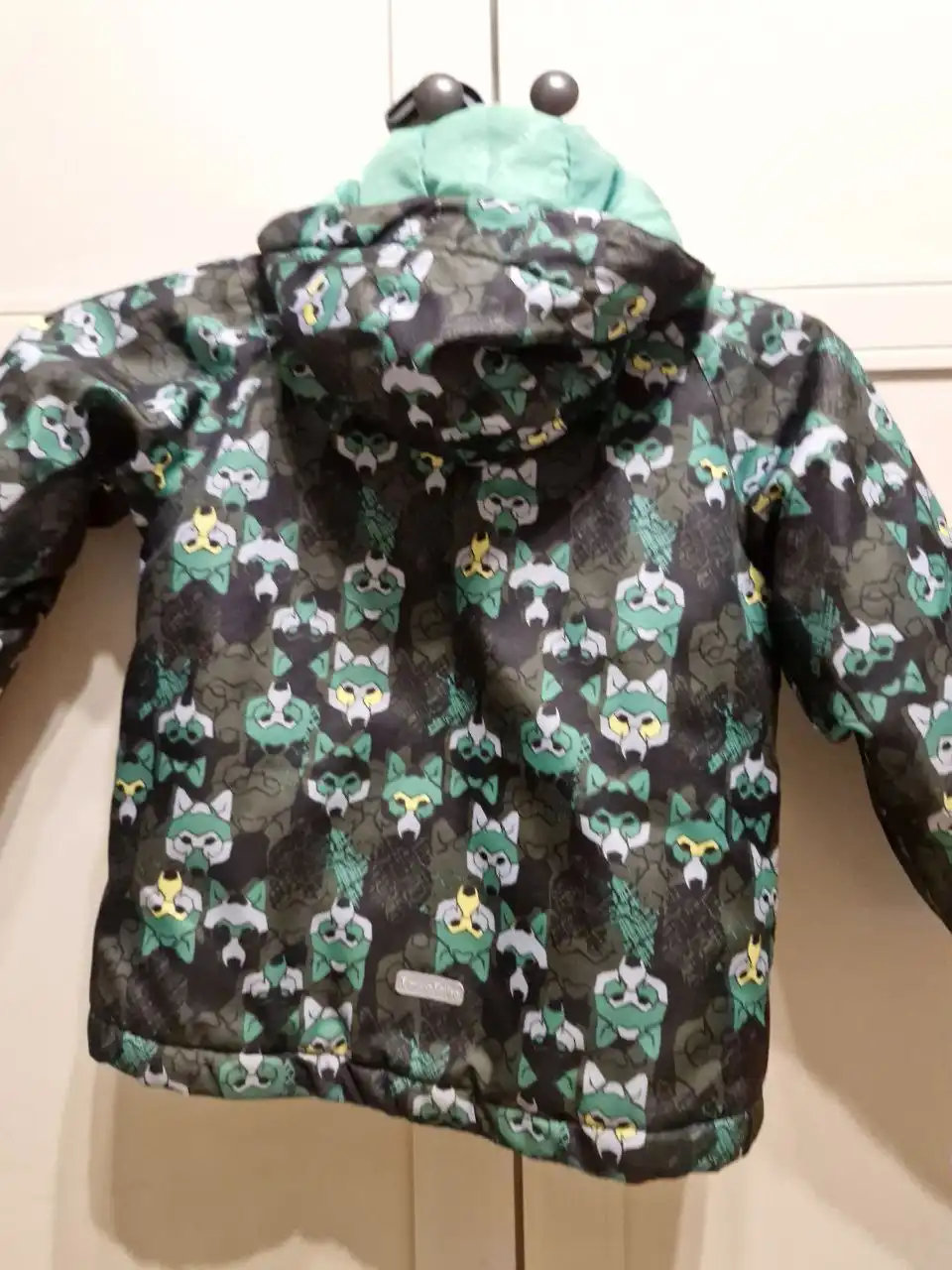 Продам зимнюю куртку на мальчика рост 116 см