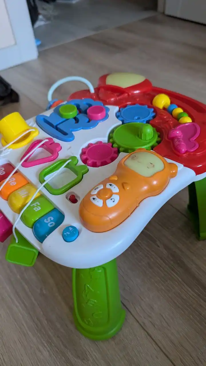 Детский центр три в одном: Каталка/бизиборд/стол музыкальный