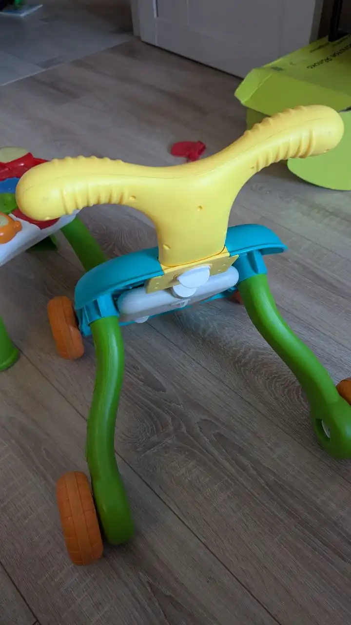 Детский центр три в одном: Каталка/бизиборд/стол музыкальный