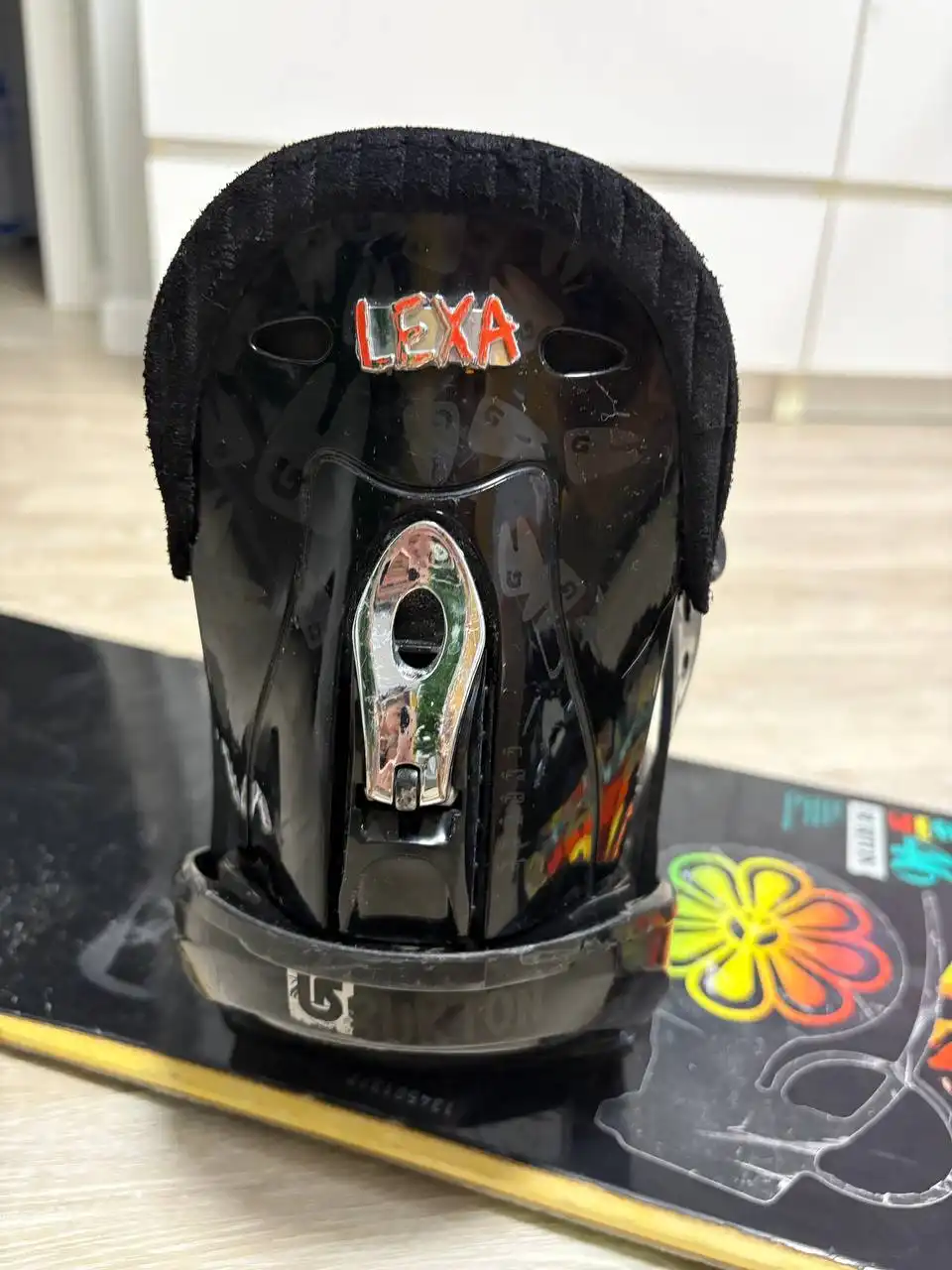 Сноуборд Burton с креплениями и ботинками