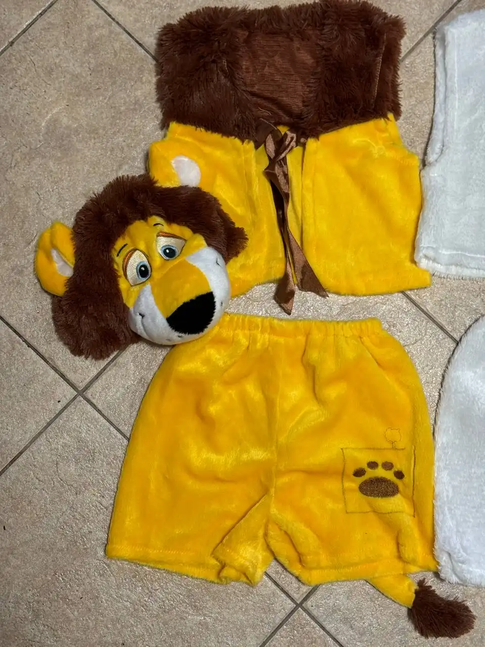 Два костюма от 3 до 5 лет