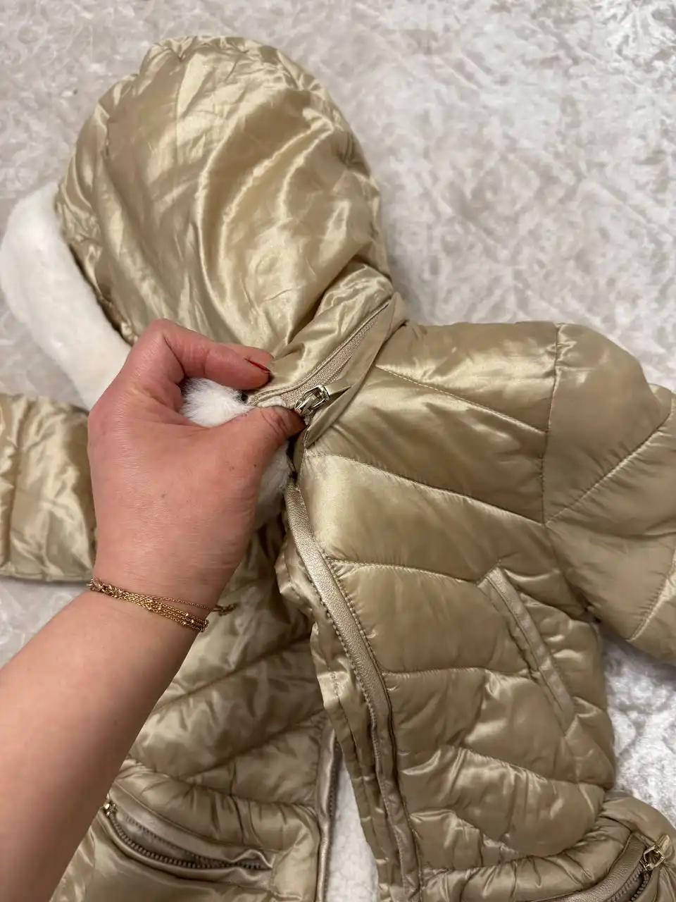 Вещи для девочек за коробку конфет