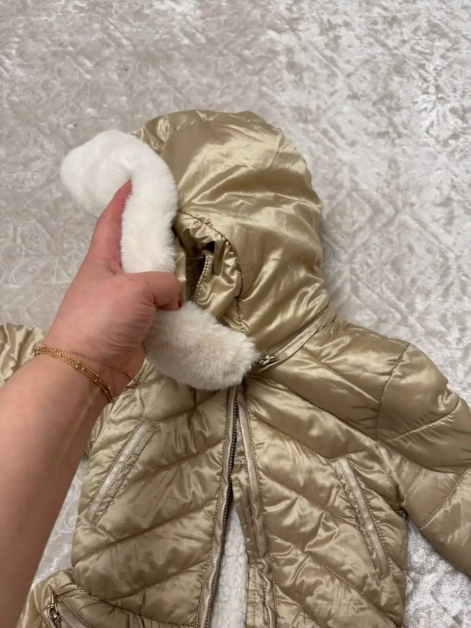 Вещи для девочек за коробку конфет