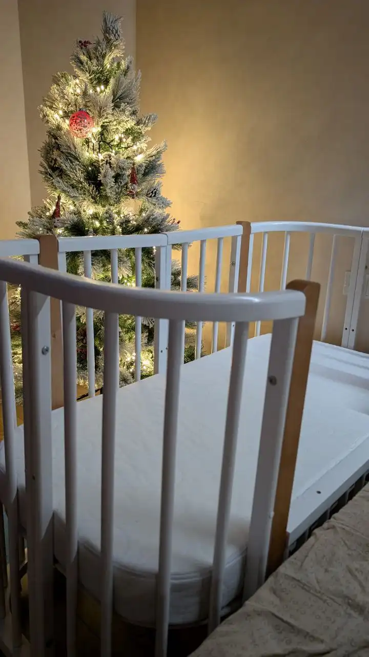 Кроватка-трансформер с новыми матрасами