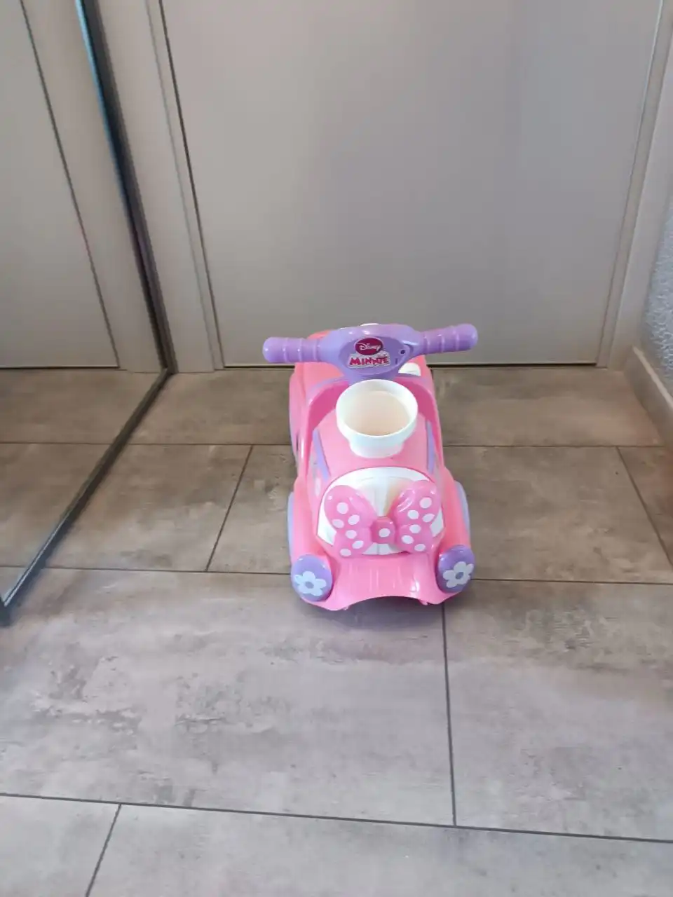 Каталка-пушкар Паровозик Минни для малышей 1-3 лет