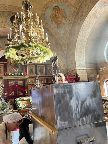 Набор воды в Храме Святой Троицы в Сходне - Бытовые услуги в Химки