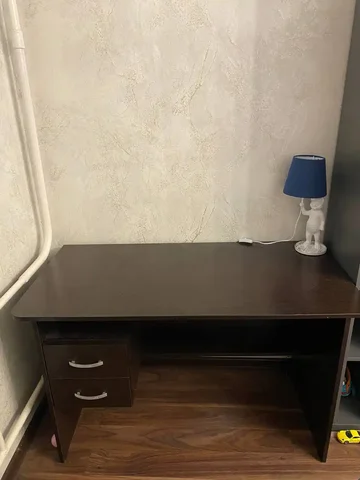 Письменный стол отличного состояния - Садовая мебель в Химки