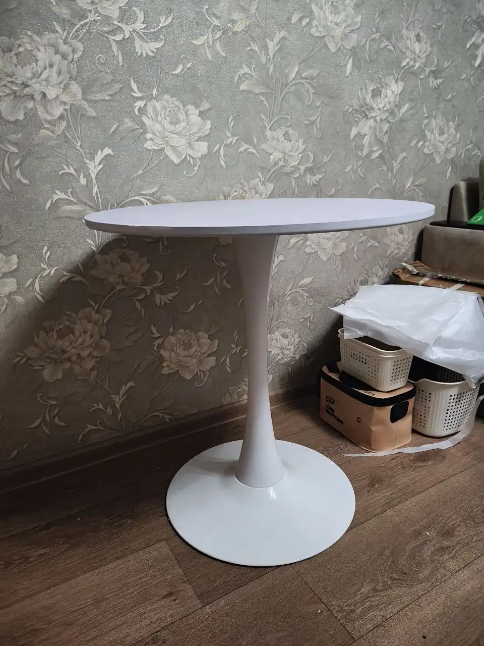 Столик кухонный б/у с дефектами - Мебель (Для дома и дачи) в Химки