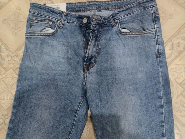 Джинсы, почти новые - Одежда в Химки