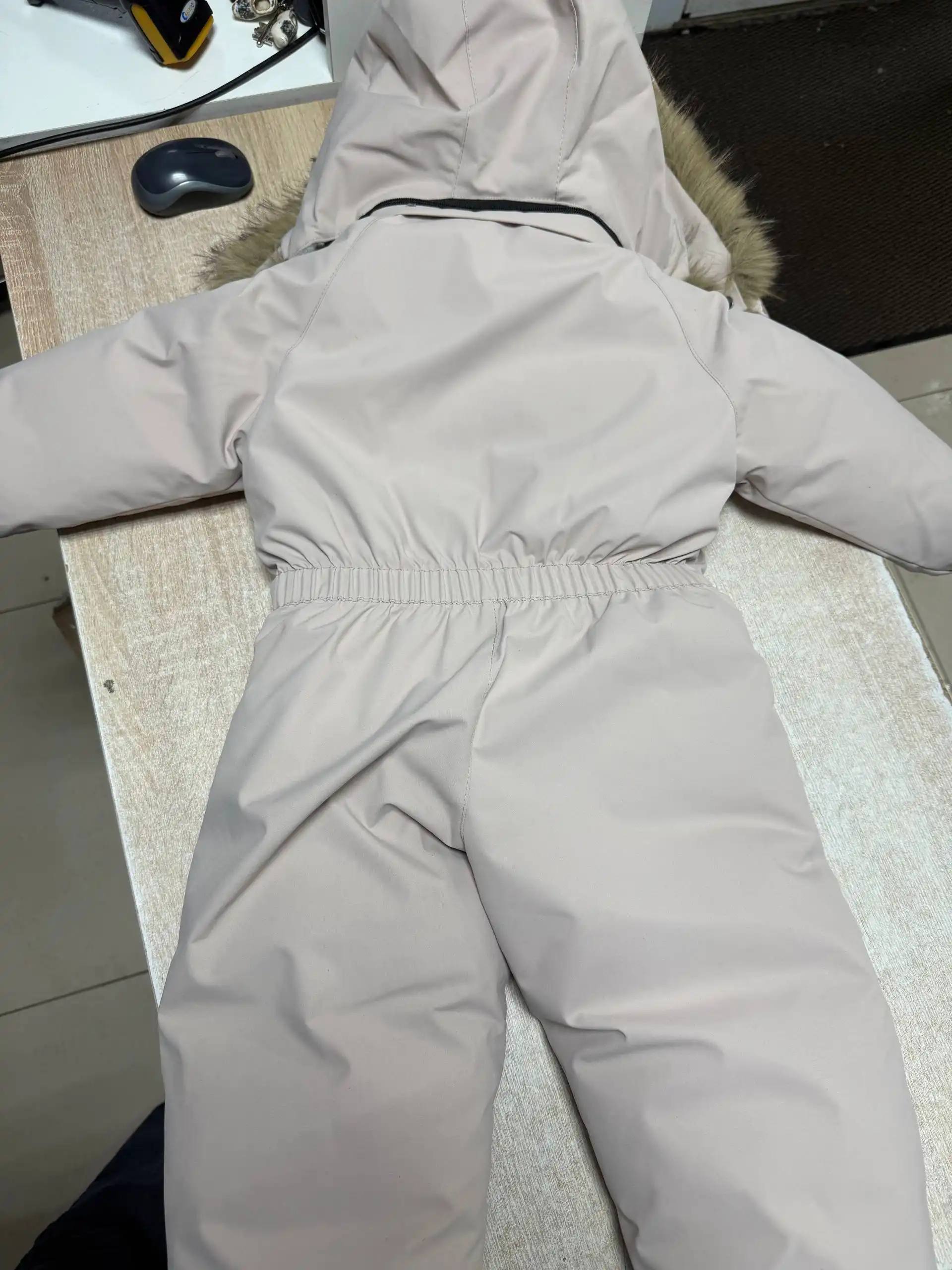 Продам новый комбинезон с дефектом - Одежда в Химки